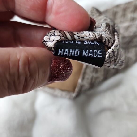 ENRO Handmade 100% Silk Mens Necktie, Geometric olive green black and cream - Picture 6 of 7